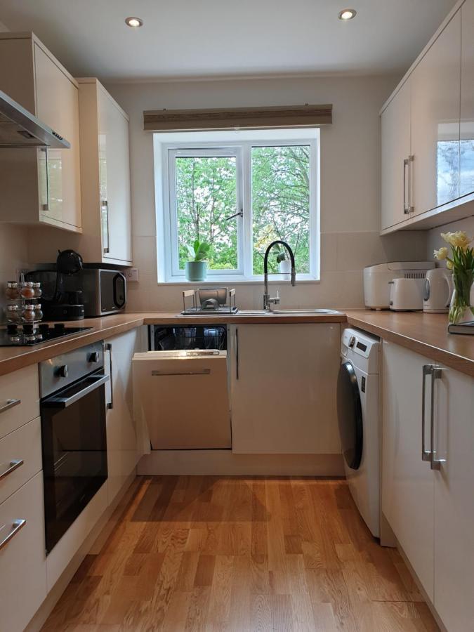 Cheerful 1 Private Room-Ensuite With Free Parking Silverdale  Eksteriør billede